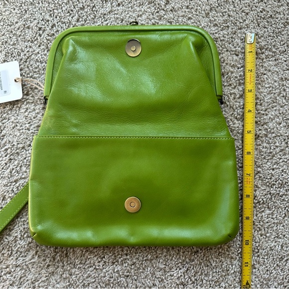 Hobo Lauren Wristlet Green Leather Women's Bag NWT - Picture 12 of 12